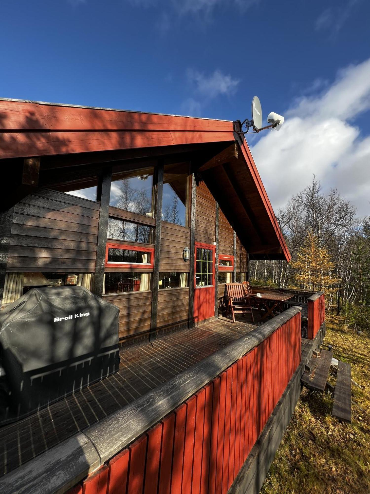 Koselig Hytte Med Usjenert Og Solrik Beliggenhet ヤイロ エクステリア 写真