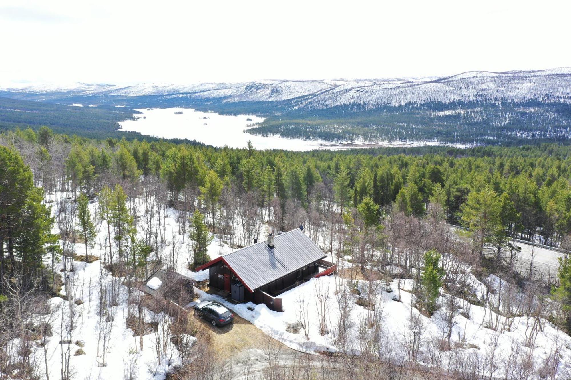 Koselig Hytte Med Usjenert Og Solrik Beliggenhet ヤイロ エクステリア 写真