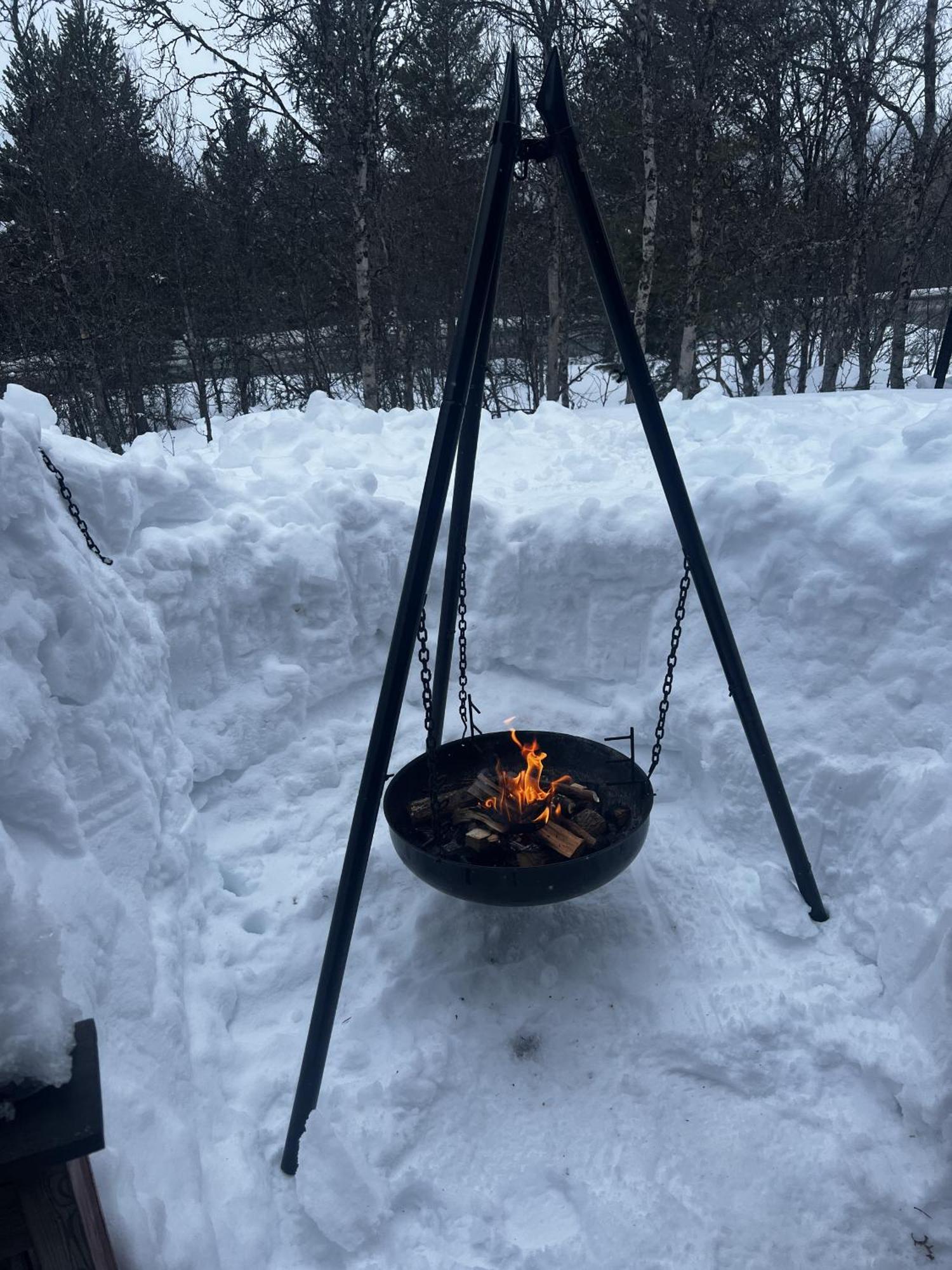 Koselig Hytte Med Usjenert Og Solrik Beliggenhet ヤイロ エクステリア 写真